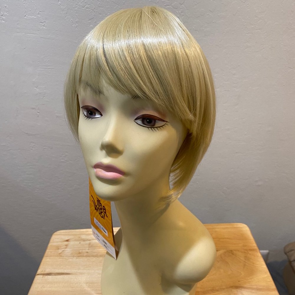 #24 IT'S A WIG FUTURA SYNTHETIC WIG